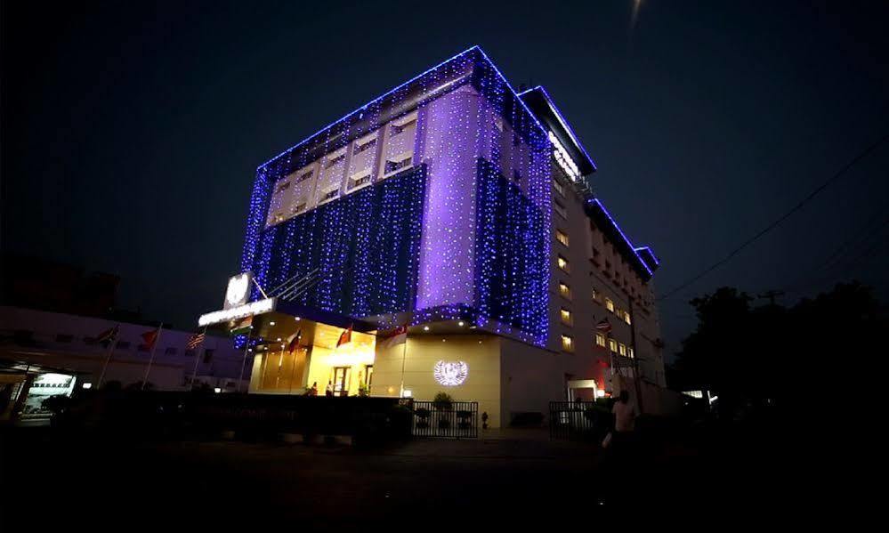 Goutham Grand Hotel - Tenali Vijayawada Exterior photo